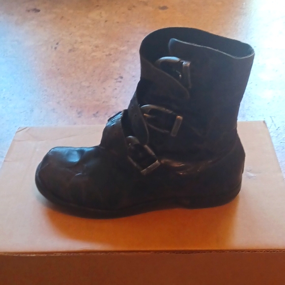 CYDWOQ Handmade Three Buckle Distressed Black Boots Size 6 (36.5), NIB with Bag - Picture 14 of 15
